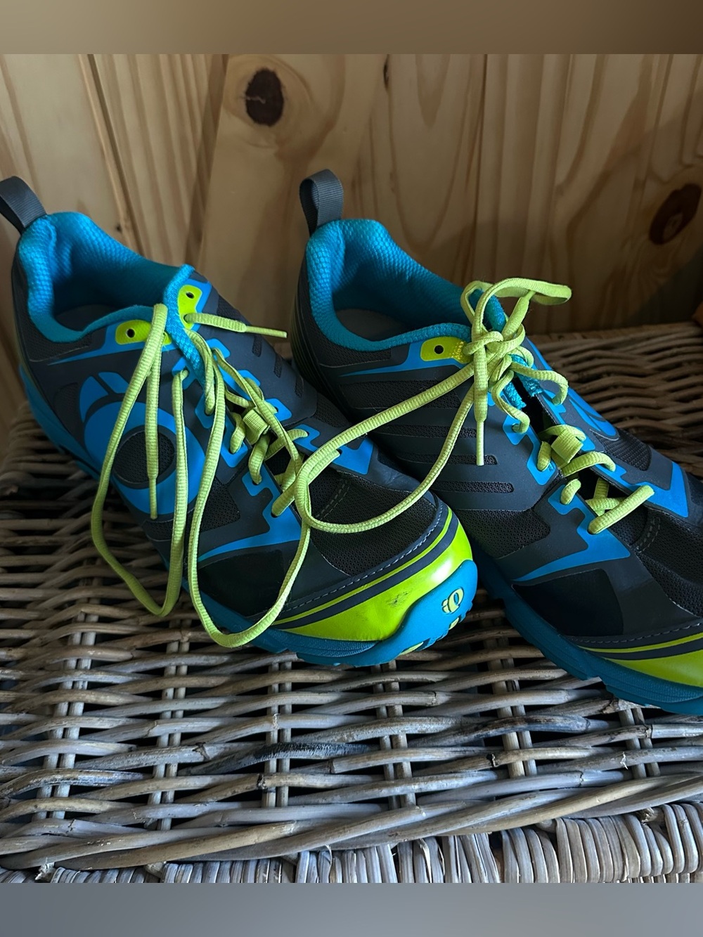Pearl Izumi Black, Teal & Neon Yellow Trail Running Shoes